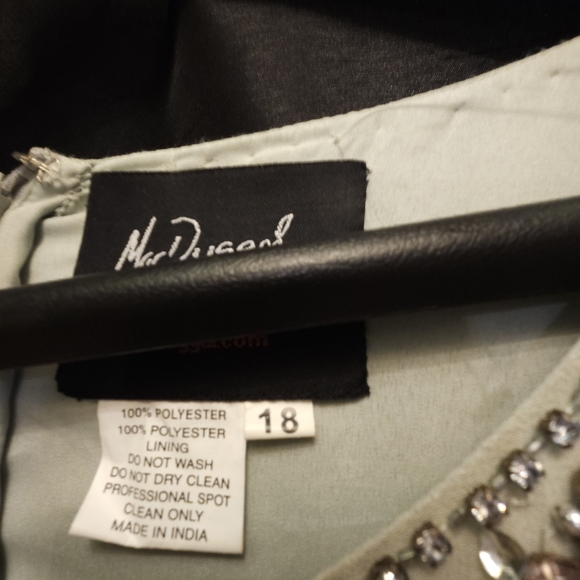 Beautiful sequence dress - Picture 5 of 15